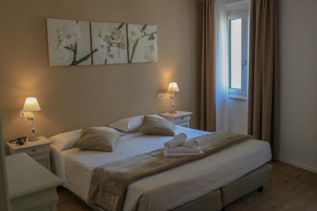 Hotel RivaMia Buitenkant foto
